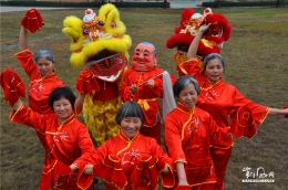 <b>三个女人离开邪教以后的故事（图）</b>