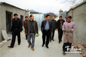 真情帮扶塑人生（组图）