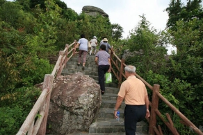 父亲有病不治惨死家中（图）