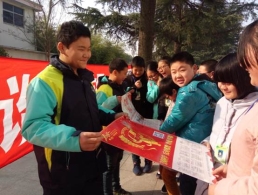 无锡市开展“迎新春齐反邪”宣传活动