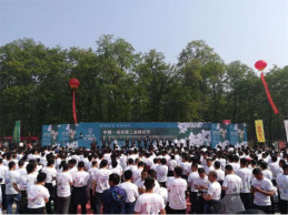 河南民权县在槐花节开展反邪教宣传