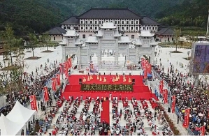 江西南城县巧借“七夕”大型活动宣传反邪教