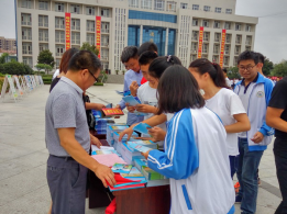 河南项城市利用“科普周”开展反邪教警示教育（图）