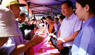 广西平南县开展普法反邪基层行宣传活动