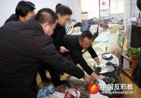 西宁“全能神”被摧毁 警方解析邪教骗人伎俩