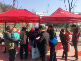 十堰“三下乡”活动插入反邪教宣传