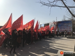 鹤壁市鹤山区青年巾帼志愿者反邪教宣传进景区（图）
