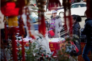 纽约时报：一场在法拉盛街头争夺民心的战争（图）
