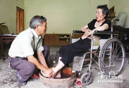李洪志剥夺了我和老伴的幸福晚年（图）　
