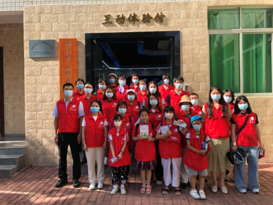 广东盐田组织反邪教工作人员及志愿者参观市反邪教基地  
