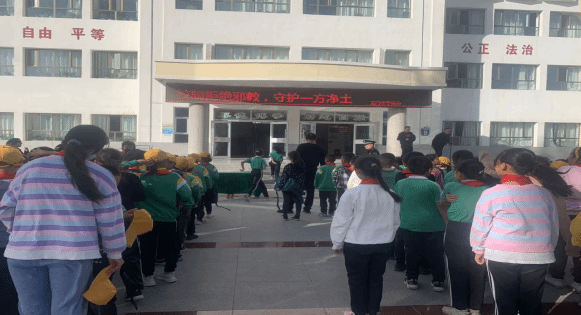甘肃省玉门市开展反邪教宣传进校园活动
