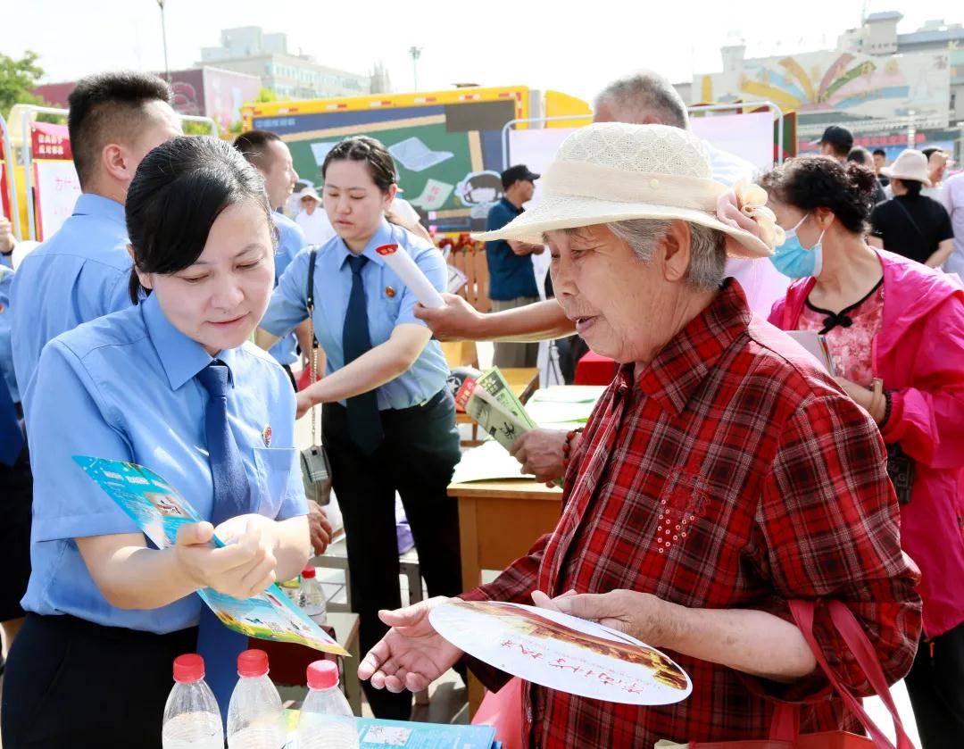 坚决对邪教说“不”——甘肃省检察机关开展反邪教宣传活动