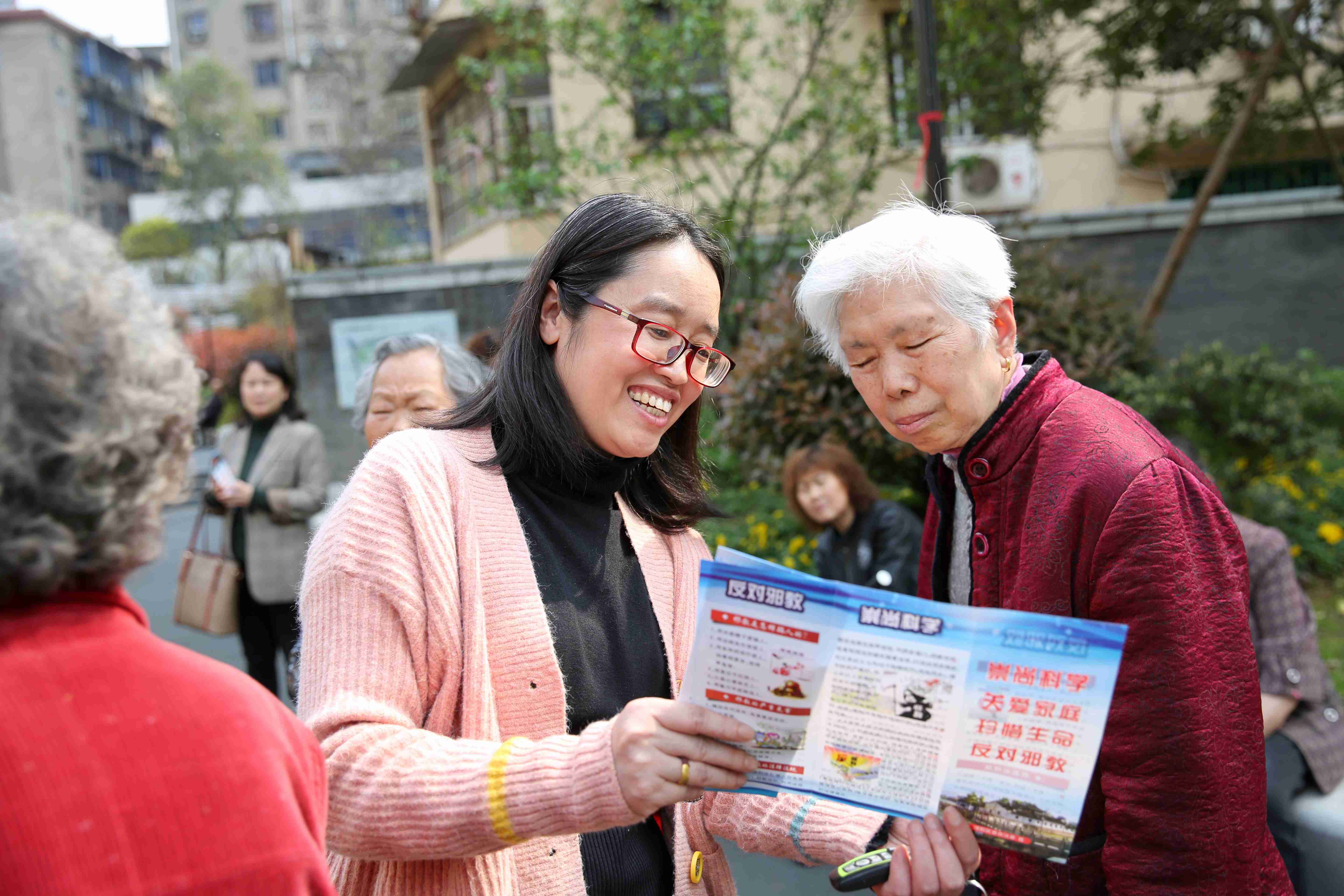 江西九江展反邪教宣传活动