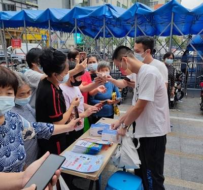 广东宝安“走街串巷”开展全民反邪教宣传