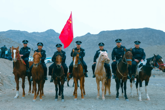 新疆乌恰：反邪教知识点燃祖国西极“赛马场”