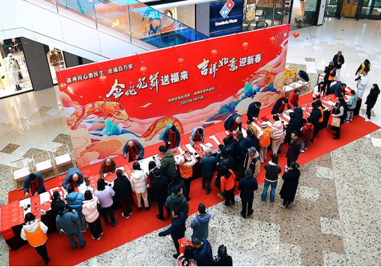 上海崇明：笔墨凝香增年味  反邪春联添正气