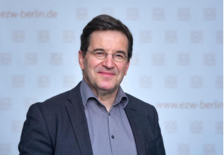 德权威学者警示：“神韵演出”系邪教“法轮功”宣传与敛财工具