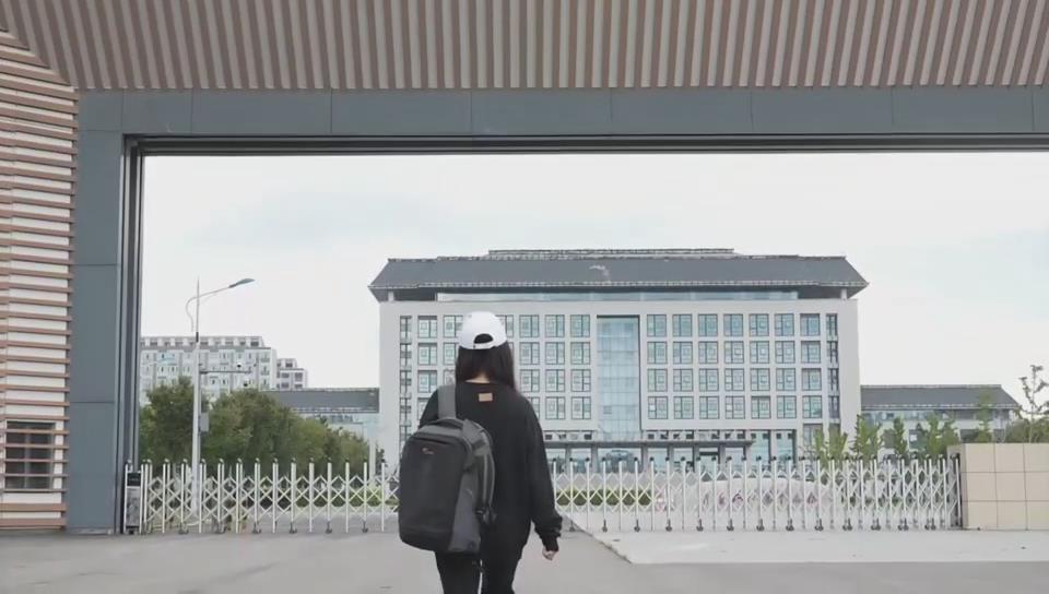 好不容易从农村考上大学，这孩子为何突然坚持退学？