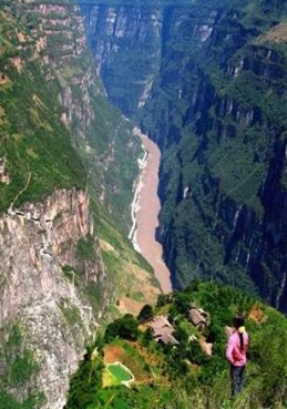 母亲为“弘法”命坠山崖（图）